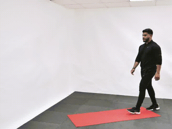 Dynamic Quadriceps Stretch